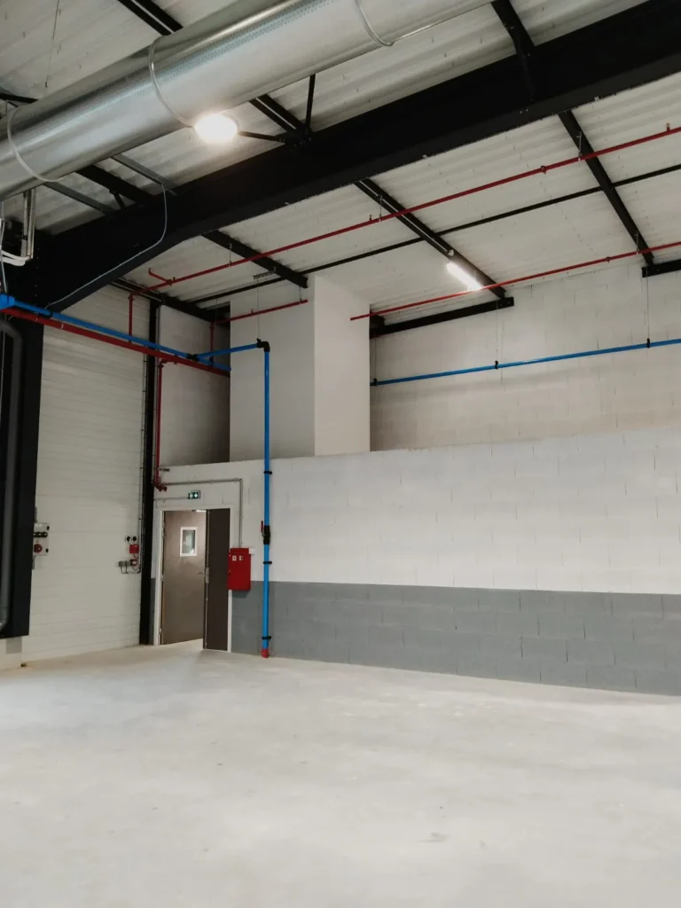 argentre-du-plessis-lot-platrerie-peinture-carrelage-extension-usine-parquet-panaget_5