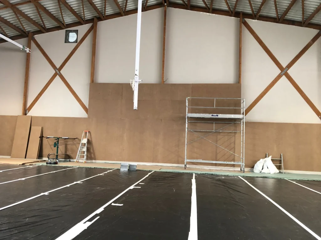 rennes-lot-menuiserie-protection-medium-habillage-aluminium-pignon-salle-sport_1