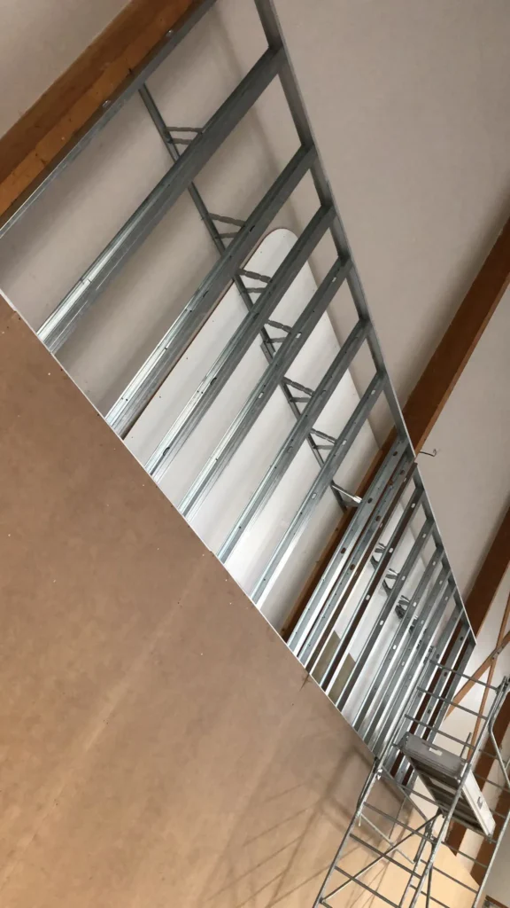 rennes-lot-menuiserie-protection-medium-habillage-aluminium-pignon-salle-sport_4