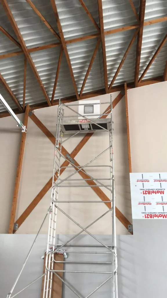 rennes-lot-menuiserie-protection-medium-habillage-aluminium-pignon-salle-sport_7